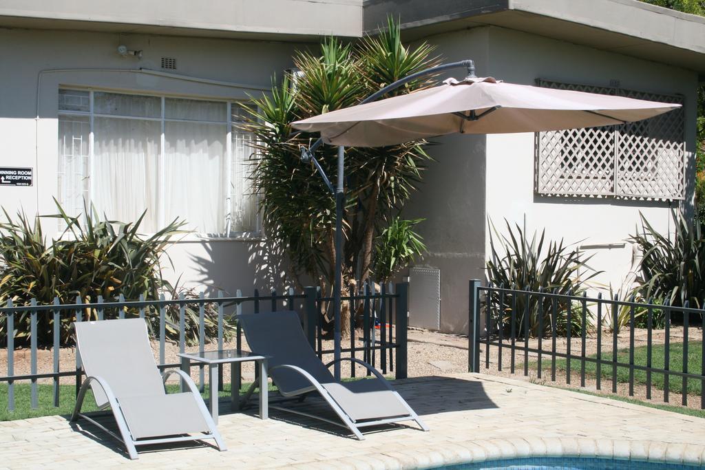 Indigo Moon Pensión Lichtenburg Exterior foto