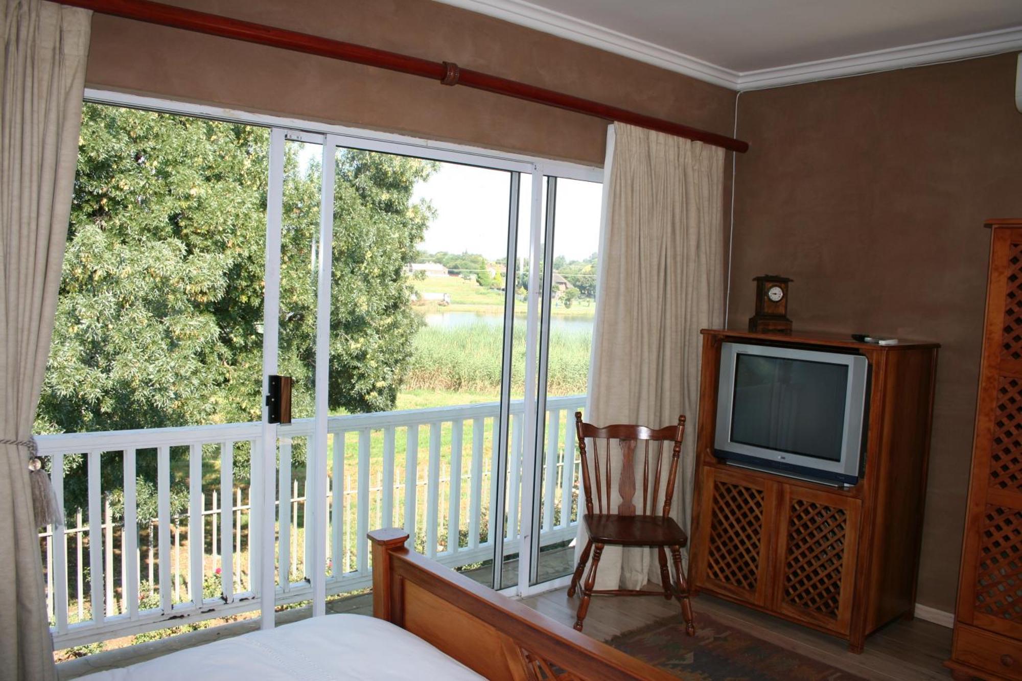 Indigo Moon Pensión Lichtenburg Exterior foto