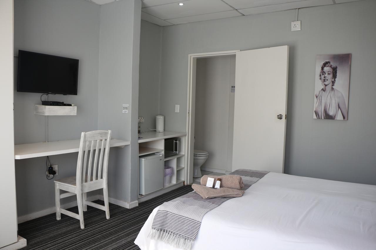 Indigo Moon Pensión Lichtenburg Exterior foto